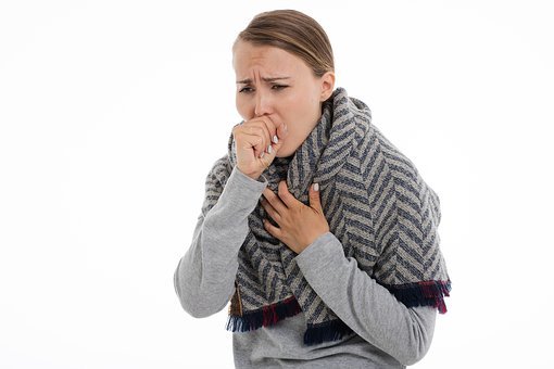 感冒引起的喉咙痛怎么办？双管齐下更有效