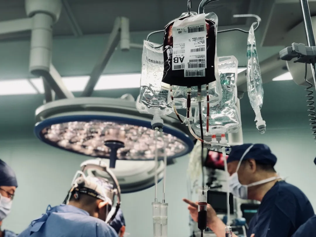 生命接力，上海市肺科医院一天完成三台高难度肺移植手术